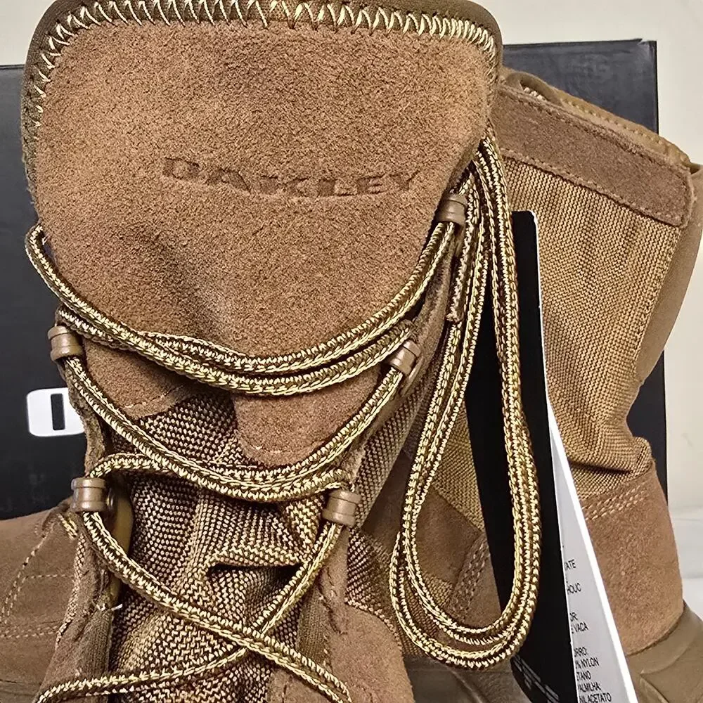 Oakley Mens 11 LT Assault 2 work boots new in the box color coyote.